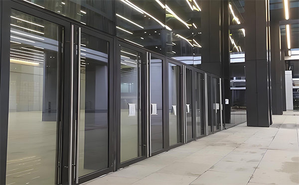 陈仓玻璃地弹门