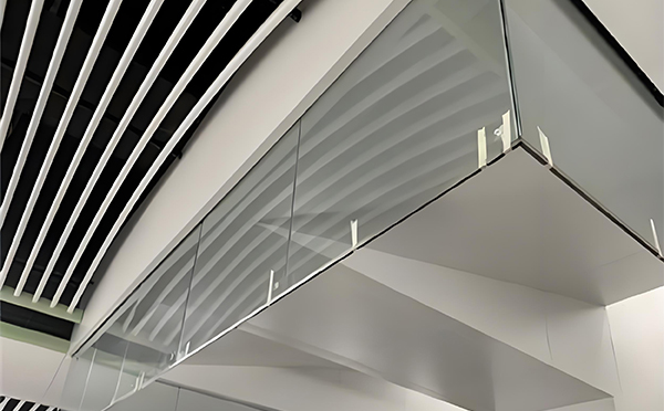 陈仓玻璃挡烟垂壁