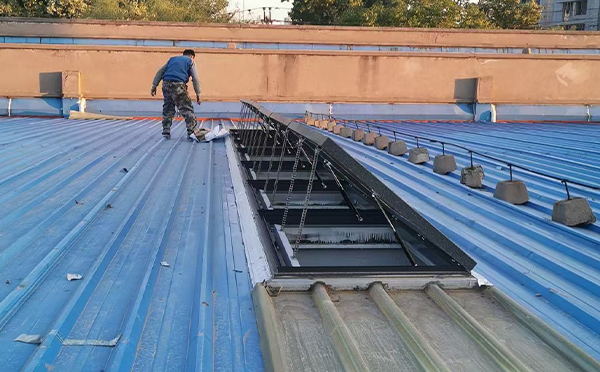 某区域性物流仓储中心陈仓排烟窗系统安装项目