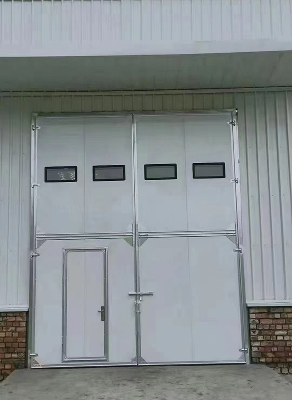 陈仓工业门在设备装配车间出入口的实施记录